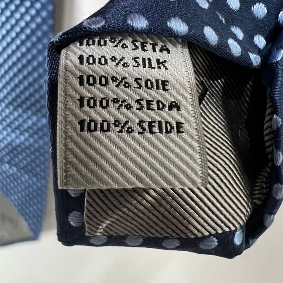 W.H. Belk Men’s Necktie 3 ½” 100% Silk Navy Blue w/ Light Blue Dots Tie - Picture 10 of 11